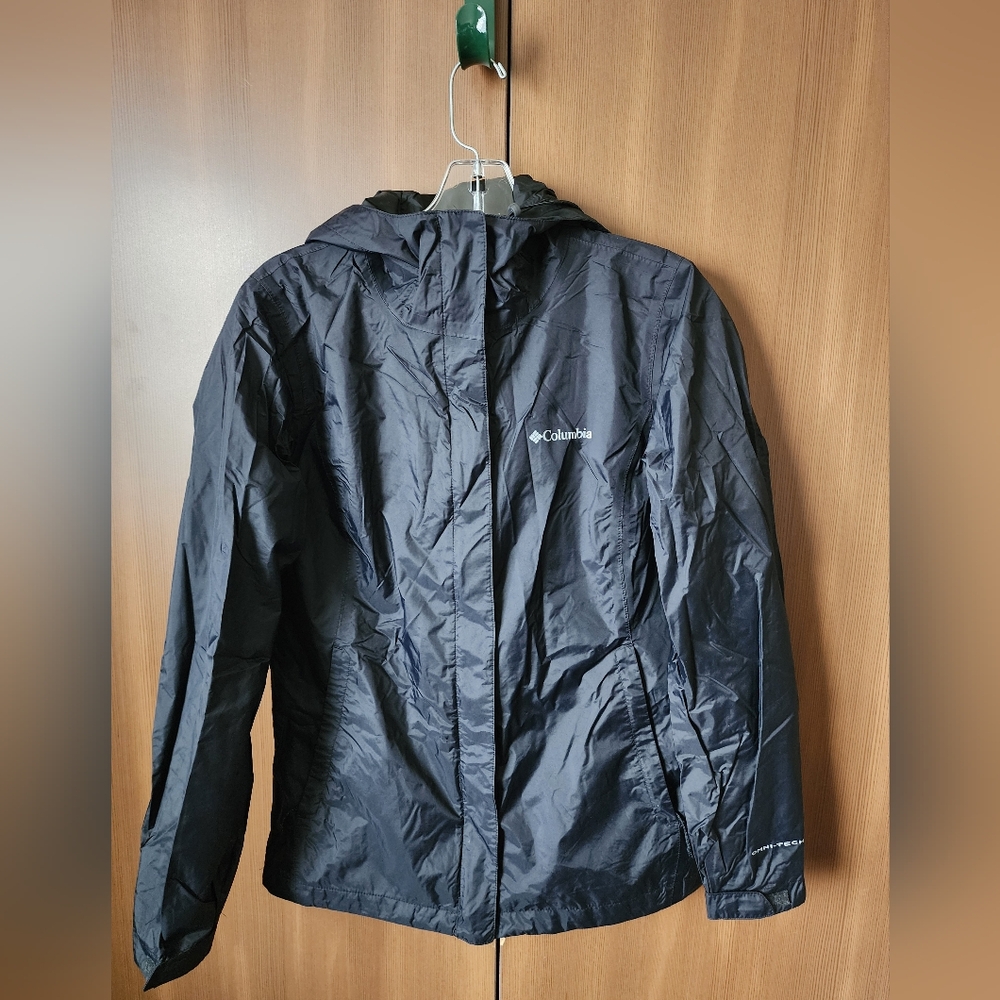 Columbia Women’s Arcadia Jacket with Hood. Size S. Made in Indonesia.